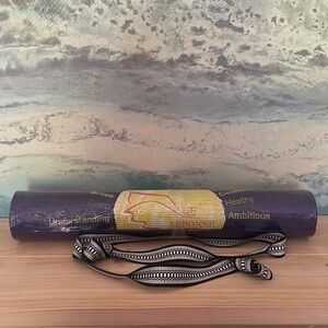 ARBONNE logo’d yoga mat with carrying strap NEW